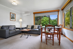 Web Superior 2 bedroom Garden Apartment Lounde & Dining Area